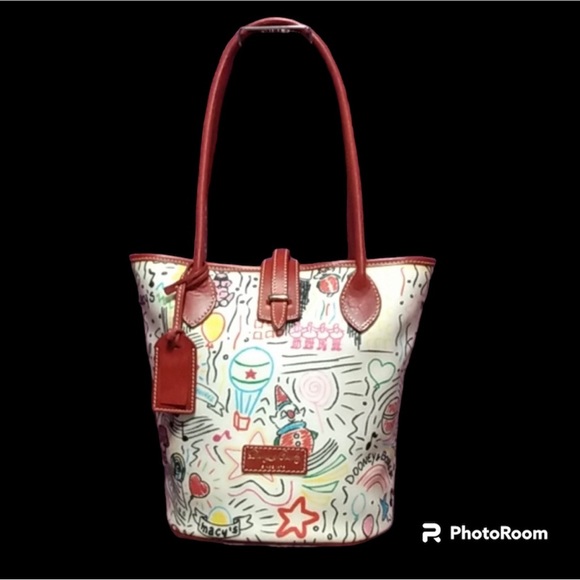 Limited Edition Macy's Parade Dooney and Bourke Statement Bucket Bag - Picture 2 of 12